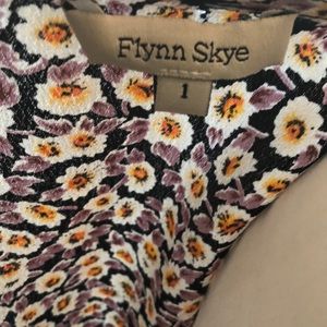Flynn Skye Dresses - Flynn Skye floral dress Flynn Skye Dresses - Flynn Skye floral dress